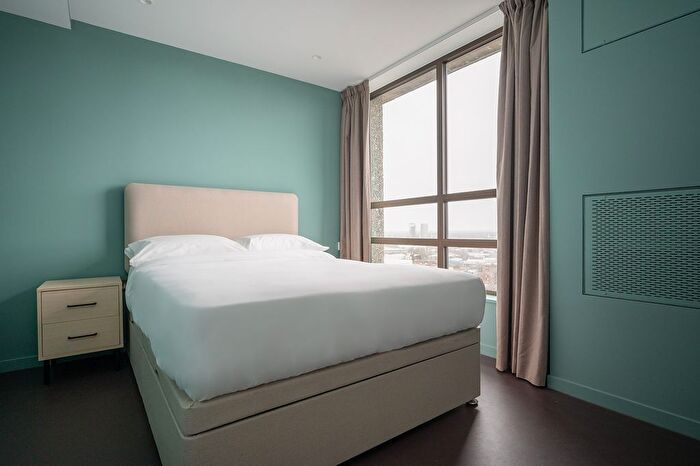 3 Bedroom Flat To Rent In Balfron Tower, St Leonards Road, London, E14