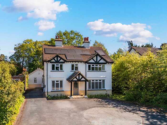 5 Bedroom Detached House For Sale In Reading Road, Wokingham, RG41