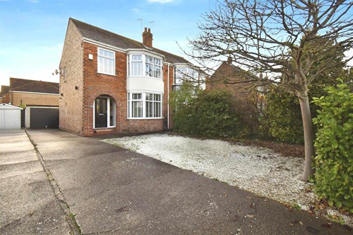 3 Bedroom Semi-Detached House For Sale In Tweendykes Road, Sutton-On-Hull, Hull, HU7