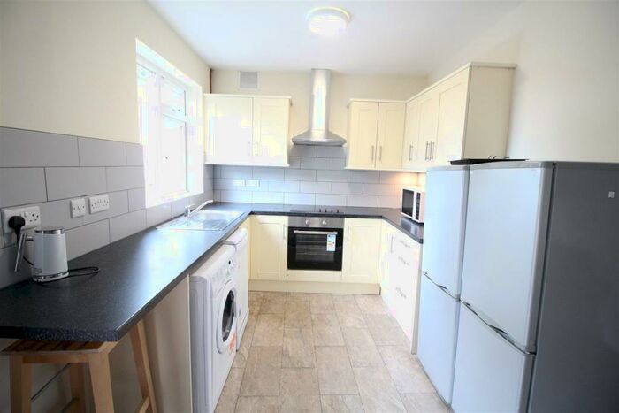 6 Bedroom Semi-Detached House To Rent In **&#pppw Excluding Bills** Welby Avenue, Lenton, - Uon, NG7