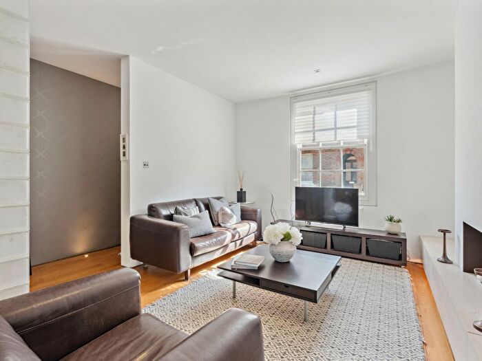 2 Bedroom End Terrace House To Rent In St. Marks Place, Windsor, SL4