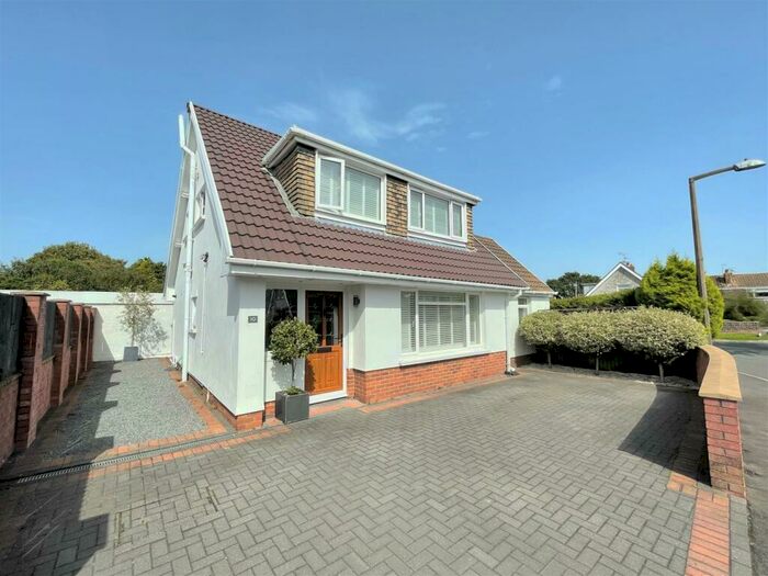 3 Bedroom Detached House For Sale In Beaufort Drive, Kittle, Swansea, SA3