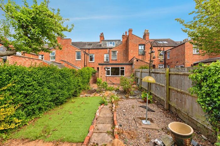 3 Bedroom Terraced House For Sale In Park Road, Loughborough, LE11
