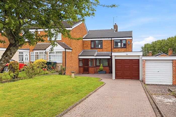 3 Bedroom Semi Detached House For Sale In Bigbury Close, Styvechale, Coventry, CV3