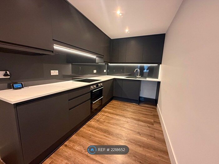 1 Bedroom Flat To Rent In Magpie Hall Road, Chatham, ME4