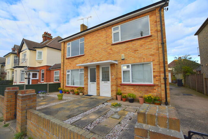 2 Bedroom Flat To Rent In Beaconsfield Road, Clacton On Sea, Essex, CO15