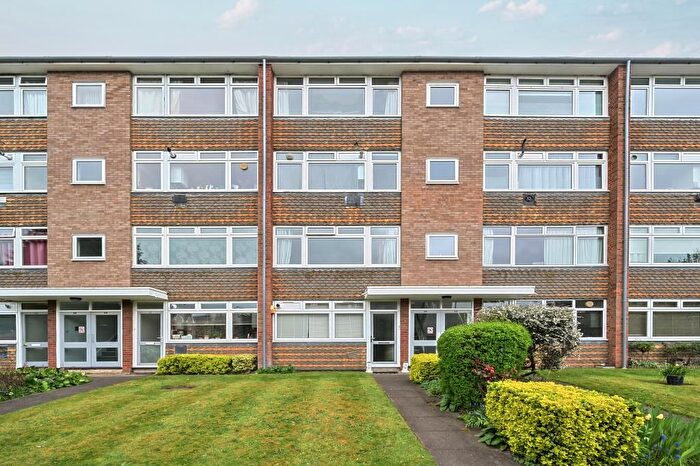 2 Bedroom Flat To Rent In Bury Meadows, Rickmansworth, WD3