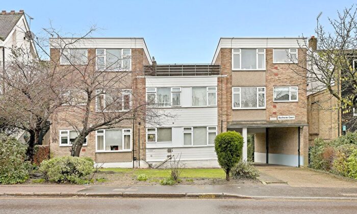 2 Bedroom Flat For Sale In Palmerston Road, Buckhurst Hill, IG9