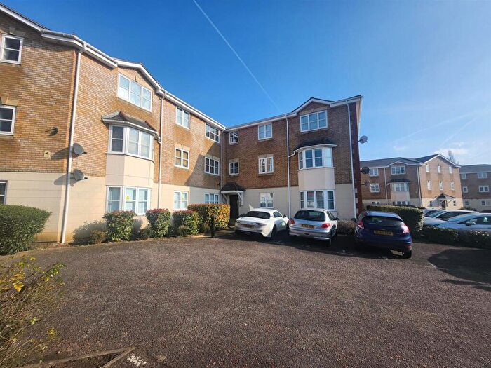 1 Bedroom Flat To Rent In Foxwood Chase, Waltham Abbey, EN9