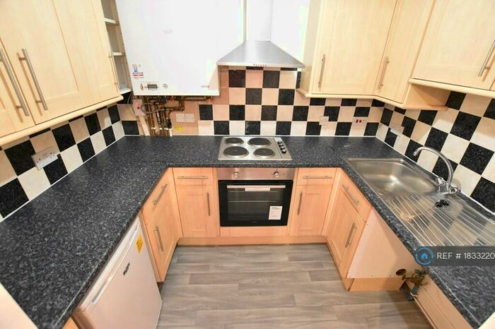 2 Bedroom Flat To Rent In T L House, Luton, LU1