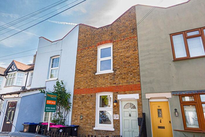 2 Bedroom House For Sale In Armitage Road, Southend On Sea, SS1