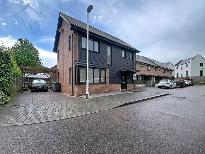 3 Bedroom Terraced House For Sale In Beadsman Crescent, Leybourne, ME19