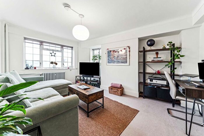 1 Bedroom Flat For Sale In Goldhawk Road, London, W6