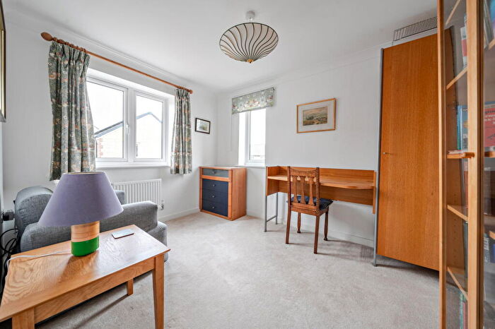 3 Bedroom Detached House For Sale In Bryant Close, Chippenham, SN15