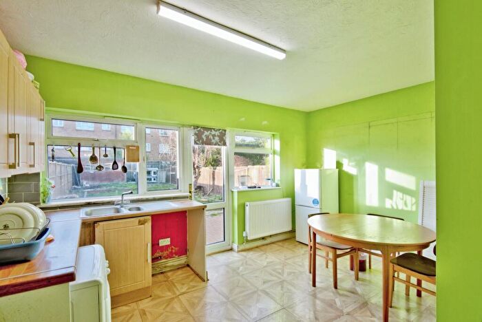 3 Bedroom End Of Terrace House For Sale In Rochester Drive, Westcliff-On-Sea, Essex, SS0