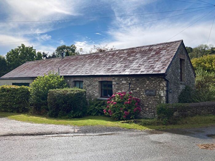 2 Bedroom Cottage To Rent In Carmarthen, SA33