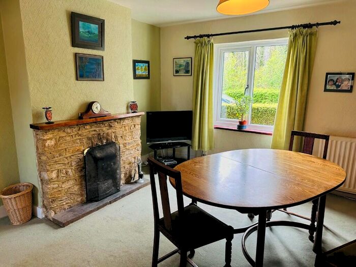 5 Bedroom SemiDetached House For Sale In Hayes Road, Deanshanger, MK19