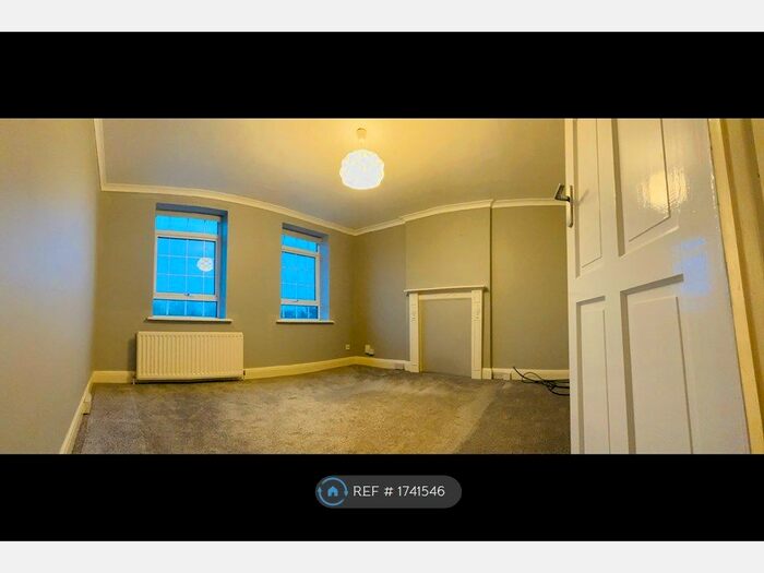 2 Bedroom Flat To Rent In Thornfield Court, London, NW7