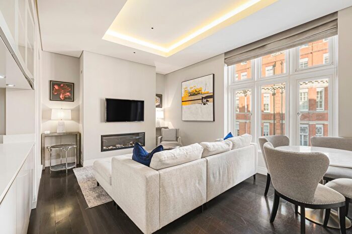 2 Bedroom Flat To Rent In Green Street, London, W1K