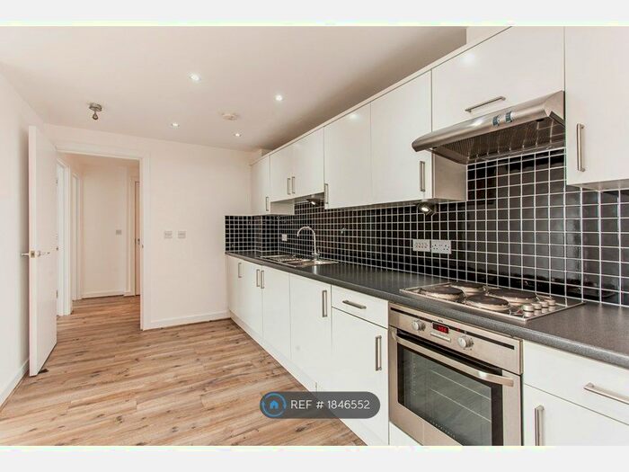 2 Bedroom Flat To Rent In Southend-On-Sea, Southend-On-Sea, SS1