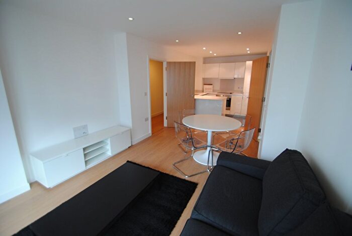 2 Bedroom Flat To Rent In Waterhouse Apartments, Saffron Central Square, Croydon, CR0