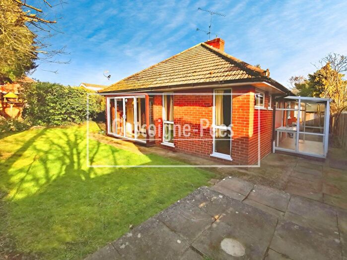 3 Bedroom Bungalow To Rent In Chalcrafts, Alton, GU34