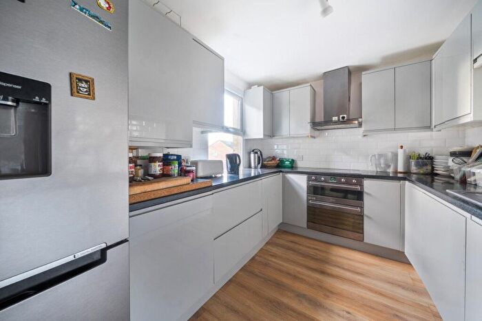 4 Bedroom Detached House For Sale In Ravensbourne Road, Bromley, BR1