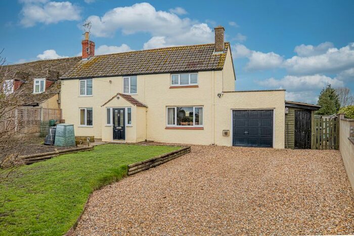 4 Bedroom Cottage For Sale In Woodrow Road, Forest, Melksham, SN12