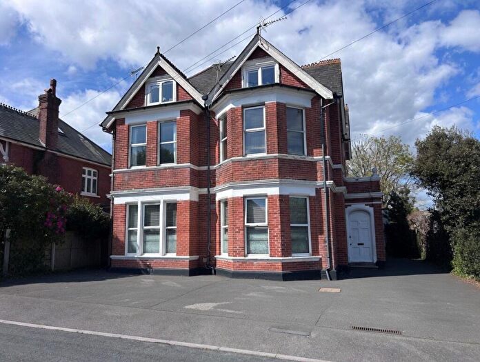 2 Bedroom Flat For Sale In Groveley Road, Alum Chine, BH4