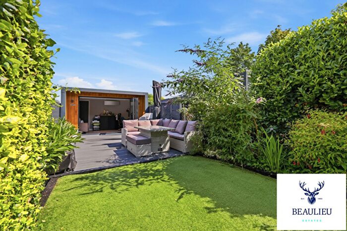 3 Bedroom Terraced House For Sale In Palmerston Road, Buckhurst Hill, IG9