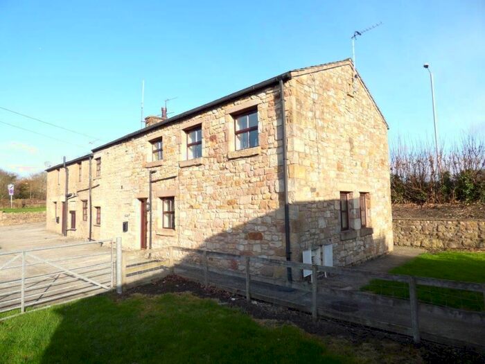2 Bedroom Cottage To Rent In Potters Brook, Bay Horse, Lancaster LA2