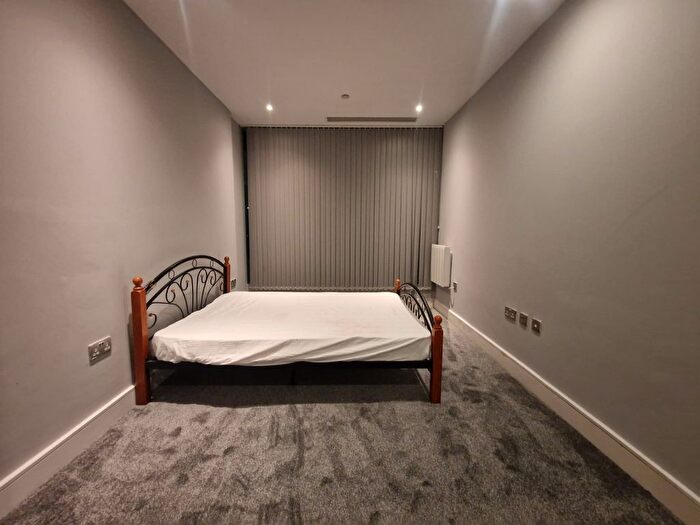 1 Bedroom Flat To Rent In Trinity Square, Staines Road, Hounslow, TW3