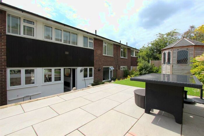 2 Bedroom Apartment To Rent In Laurel Close, Leigh-on-Sea, SS9