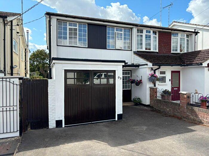 3 Bedroom Semi-Detached House To Rent In Clifton Road, Rochford, Essex, SS4