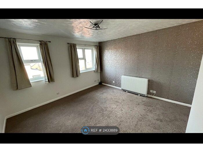 1 Bedroom Flat To Rent In Comfrey Close, Harrogate, HG3