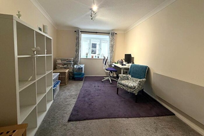1 Bedroom Flat To Rent In Single Occupants Only. Florence Road, Southsea Part Furnished, PO5