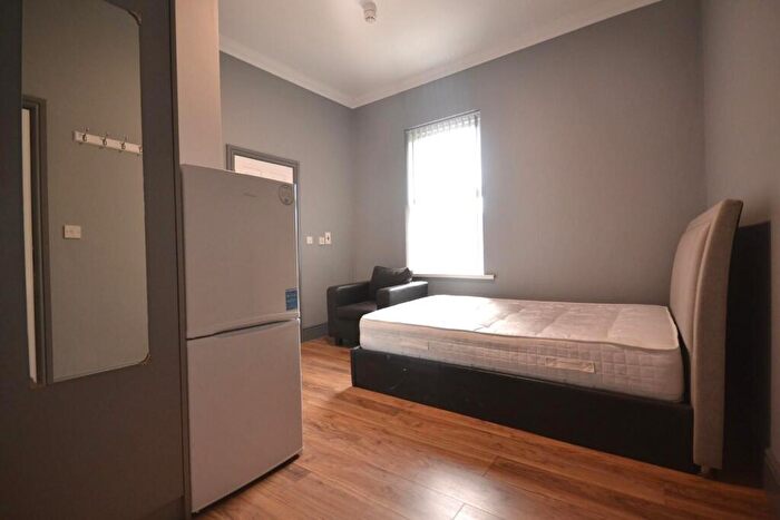 Studio To Rent In London Road, Reading, Berkshire, RG1