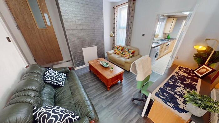 4 Bedroom Semi-Detached House To Rent In Cromwell Street, Nottingham, NG7