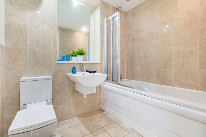 2 Bedroom Flat To Rent In Cross Granby Terrace, Leeds, LS6