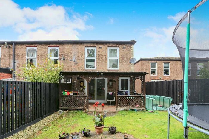 4 Bedroom Terraced House To Rent In Canterbury Way, Stevenage, Hertfordshire, SG1