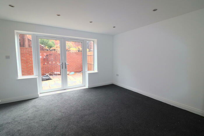 3 Bedroom House To Rent In Ford Avenue, South Hylton, Sunderland, SR4