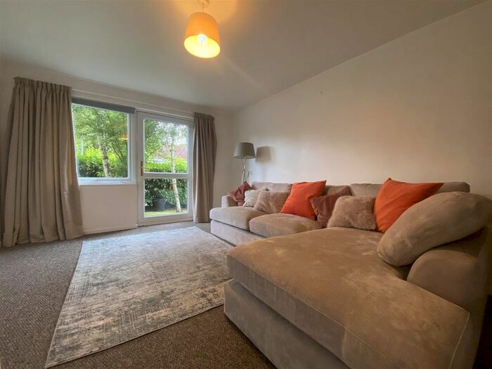 1 Bedroom Flat To Rent In Cornwall Road, Uxbridge, UB8