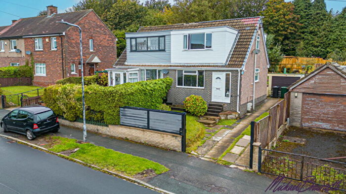 3 Bedroom Semi-Detached House For Sale In Saxton Avenue, Bradford, BD6