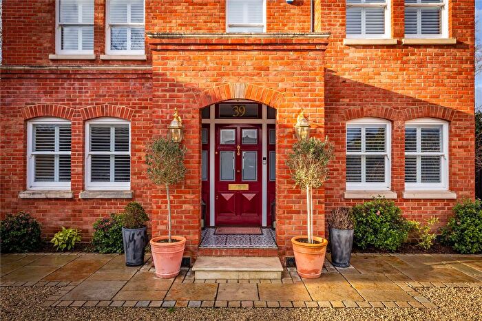 4 Bedroom Detached House For Sale In Pondtail Road, Fleet, Hampshire, GU51