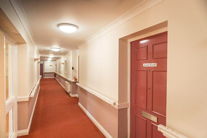 1 Bedroom Flat To Rent In Grange Avenue, Luton, Bedfordshire, LU4