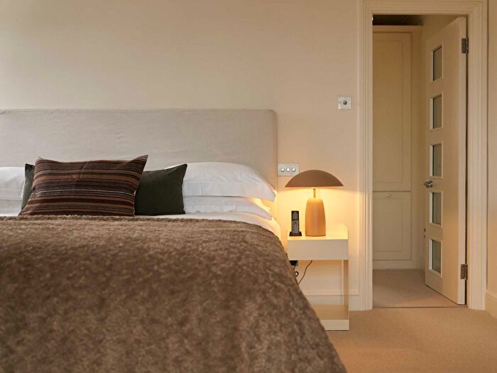 3 Bedroom Flat To Rent In Randolph Avenue, London, W9