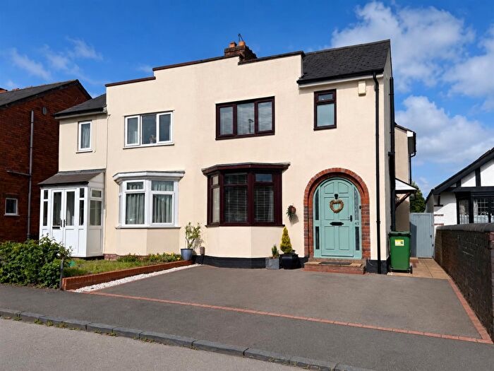 3 Bedroom Semi-Detached House For Sale In Duncombe Street, Stourbridge, DY8