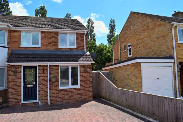 1 Bedroom Flat To Rent In Hampden Drive, Kidlington, OX5