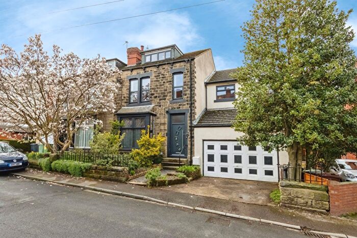 4 Bedroom Semi Detached House For Sale In The Avenue, Crossgates, Leeds, LS15