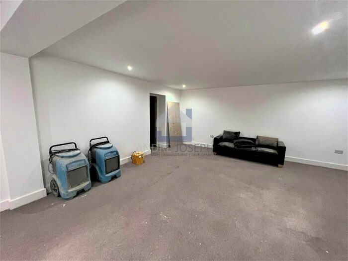 1 Bedroom Flat To Rent In Mitcham Road, Tooting, SW17